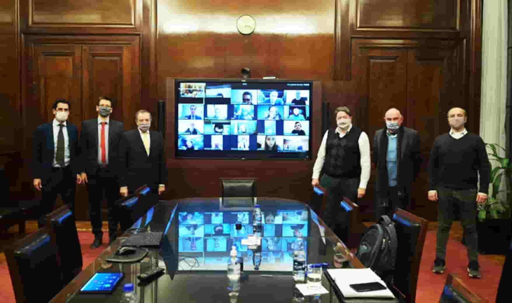 Se presentaron líneas de créditos para la producción a empresarios PyMEs de la industria y el agro