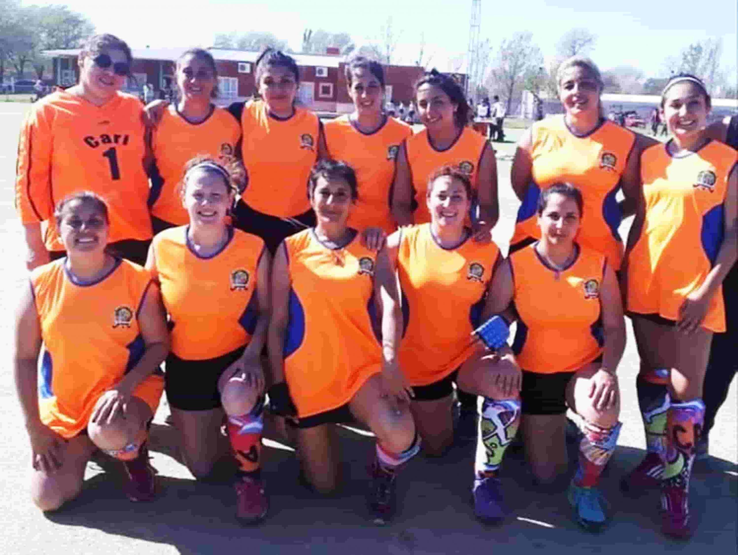 En el torneo de mamis Hockey: la Comunitaria de Gral. Pico salieron Subcampeón