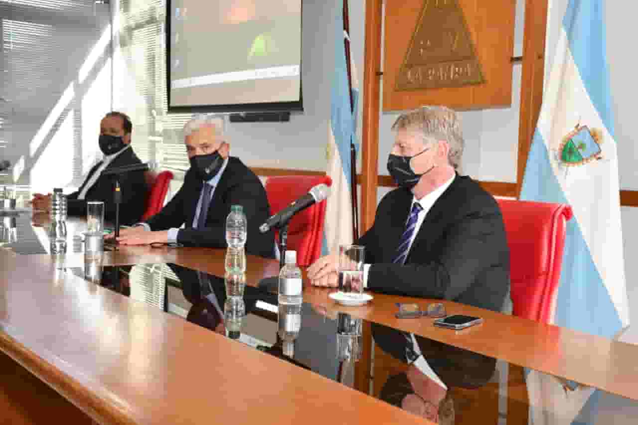 Sergio Ziliotto y Julián Domínguez reunieron con referentes del sector agrícola-ganadero provincial