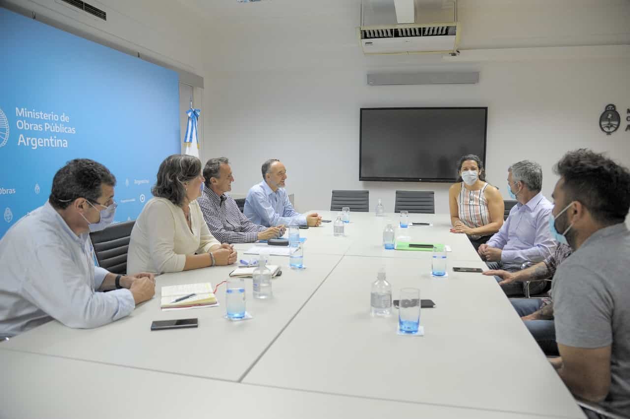 El Ministerio de Obras Públicas avanzará en la reconstrucción del Club Andino Piltriquitrón, en El Bolsón