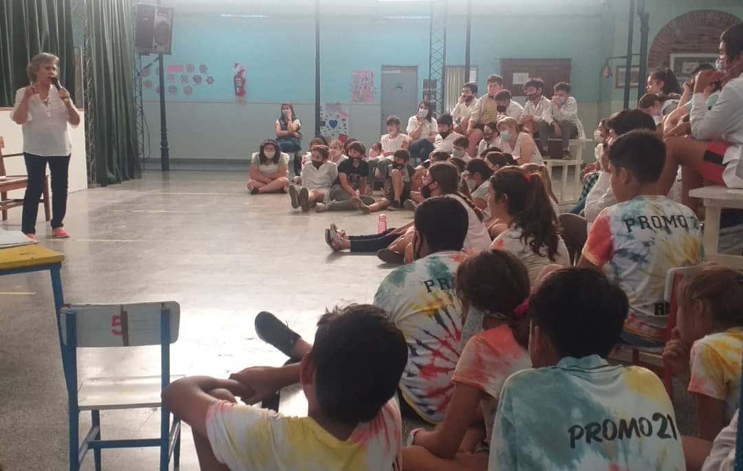 América: Narradoras de la biblioteca Dr. Tomas de Jofré de visita en Intendente Alvear