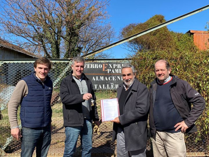 El Intendente Miguen Fernández firmó el convenio con Ferro Expresó Pampeano