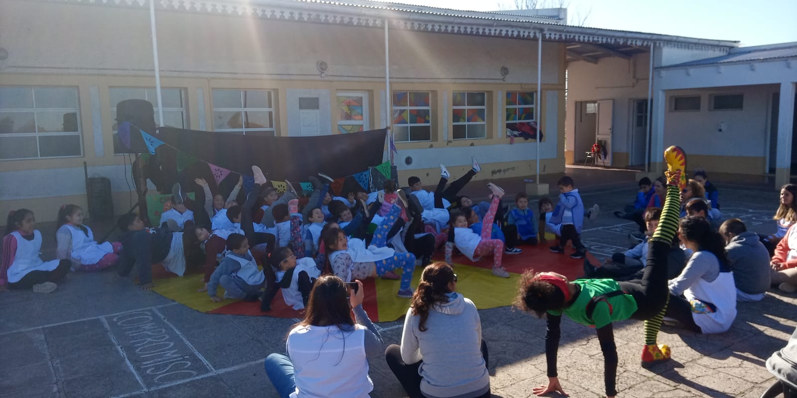 Henderson a pura celebración por el día de la niñez