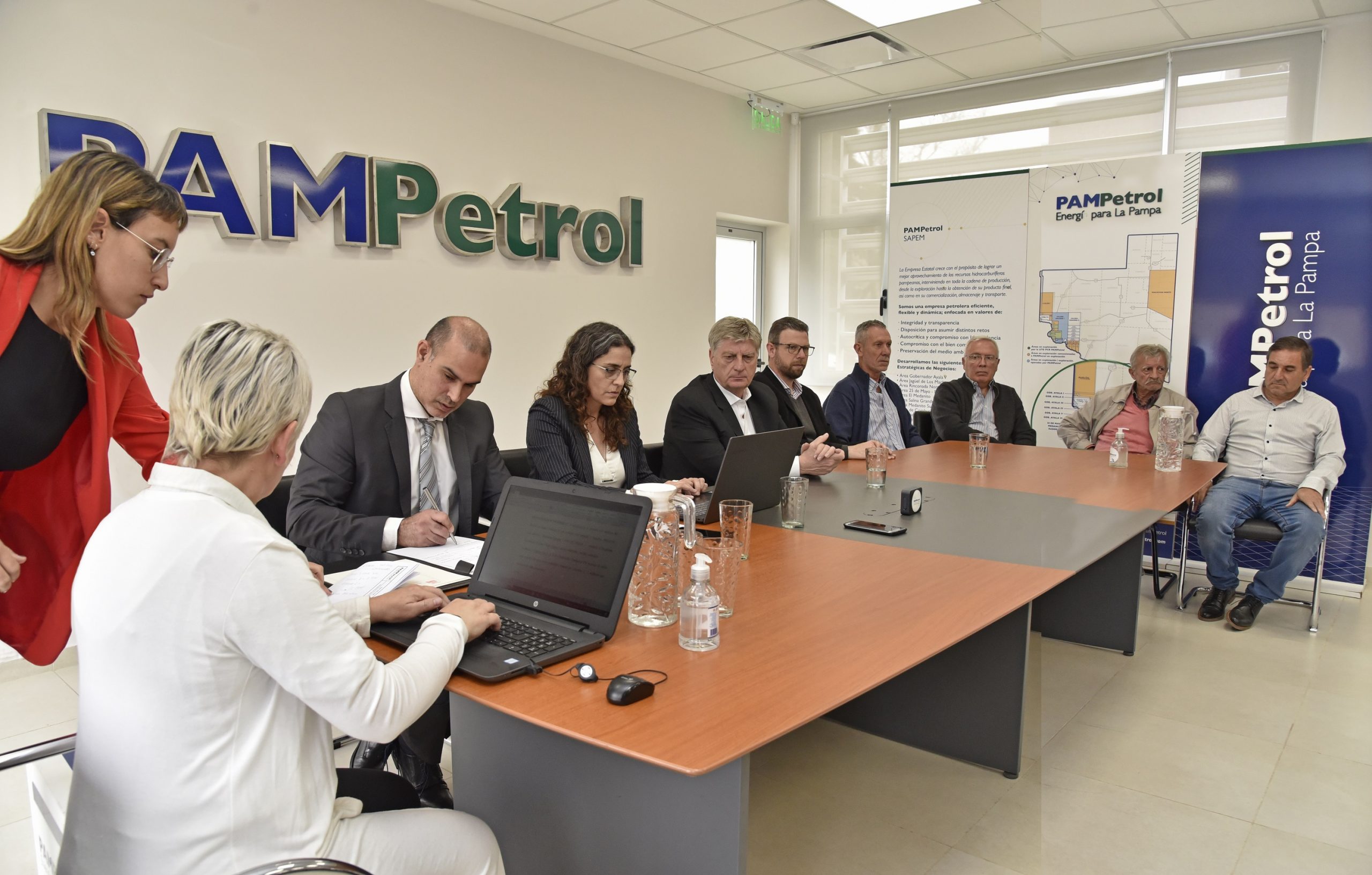 Se realizó la apertura de ofertas para el Parque Solar Fotovoltaico de Victorica