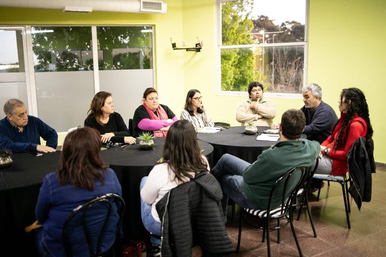 ALONSO SE REUNIÓ CON VECINOS Y VECINAS DE BARRIO LOS HORNEROS
