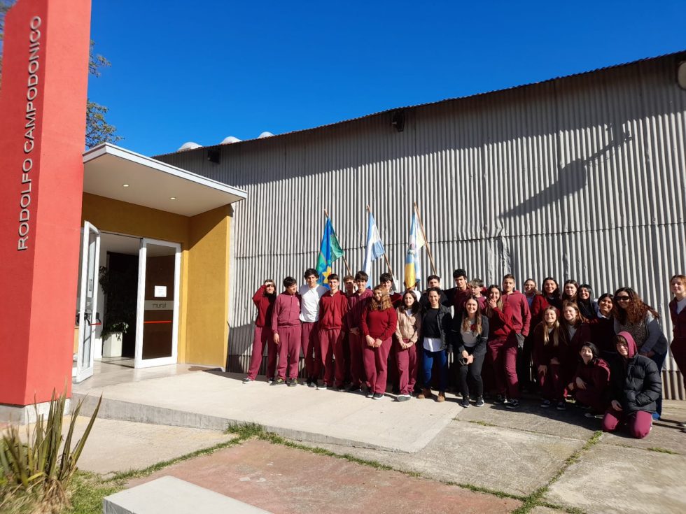 ESTUDIANTES DEL INSTITUTO NUESTRA SEÑORA DEL ROSARIO VISITARON EL MUSEO DE ARTE MURAL