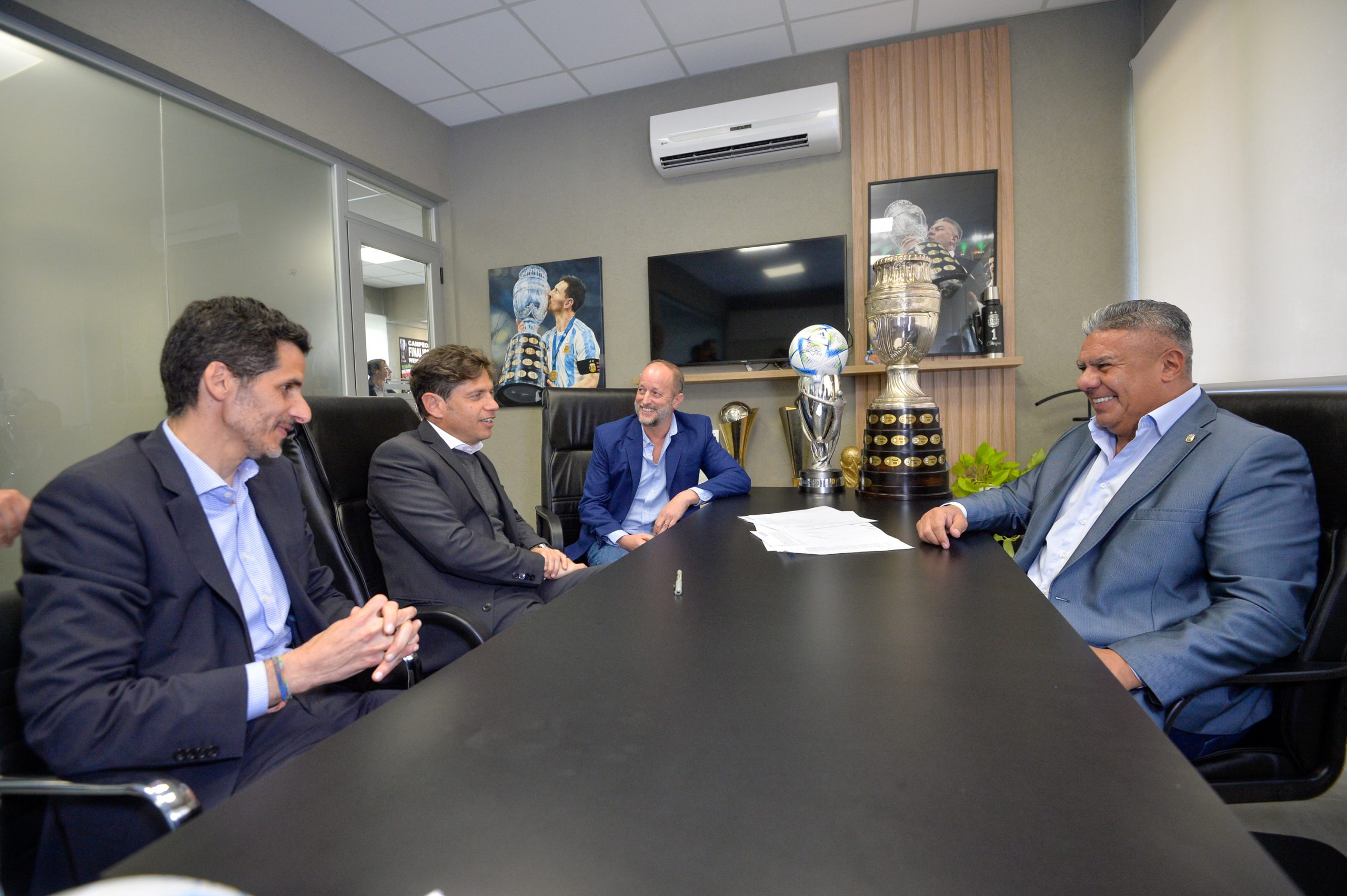 La Provincia firmó un convenio con la AFA para facilitar trámites de documentación en clubes de fútbol