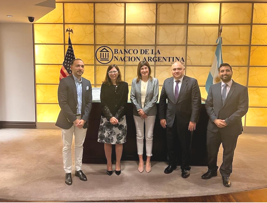 Con nuevas reuniones de negocios, concluyó la agenda de Batakis en Nueva York