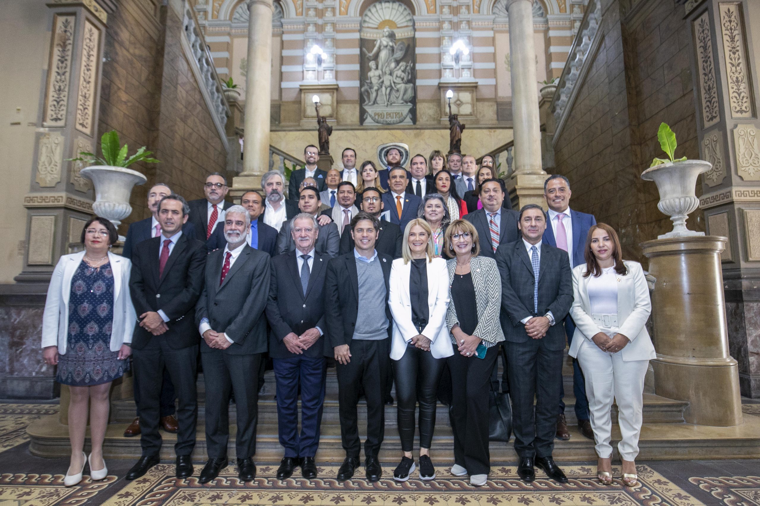 Kicillof recibió a las autoridades que participarán de la Primera Cumbre Latinoamericana de Gobernadores
