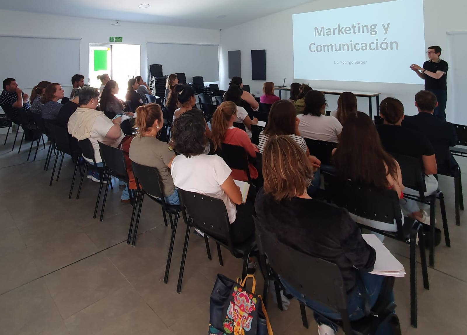 “SEMANA DEL EMPRENDEDOR”: HOY HABRÁ UN TALLER DE E-COMMERCE Y ENVÍO DE PAQUETERÍA, Y EL CIERRE SERÁ CON UN LIVING DE EMPRENDEDORES LOCALES