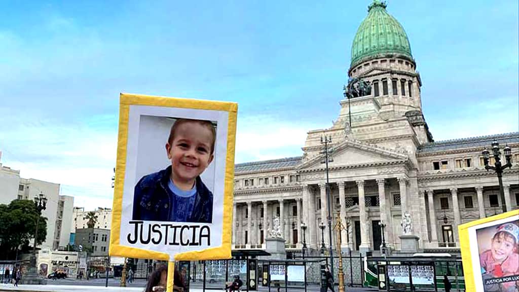 El grupo autoconvocados piden homenajear la memoria de Lucio Dupuy en la Casa de Gobierno