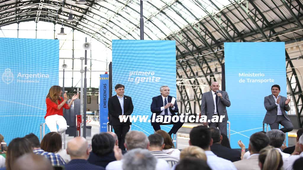 Kicillof participó de la inauguración del nuevo techo de la estación de trenes