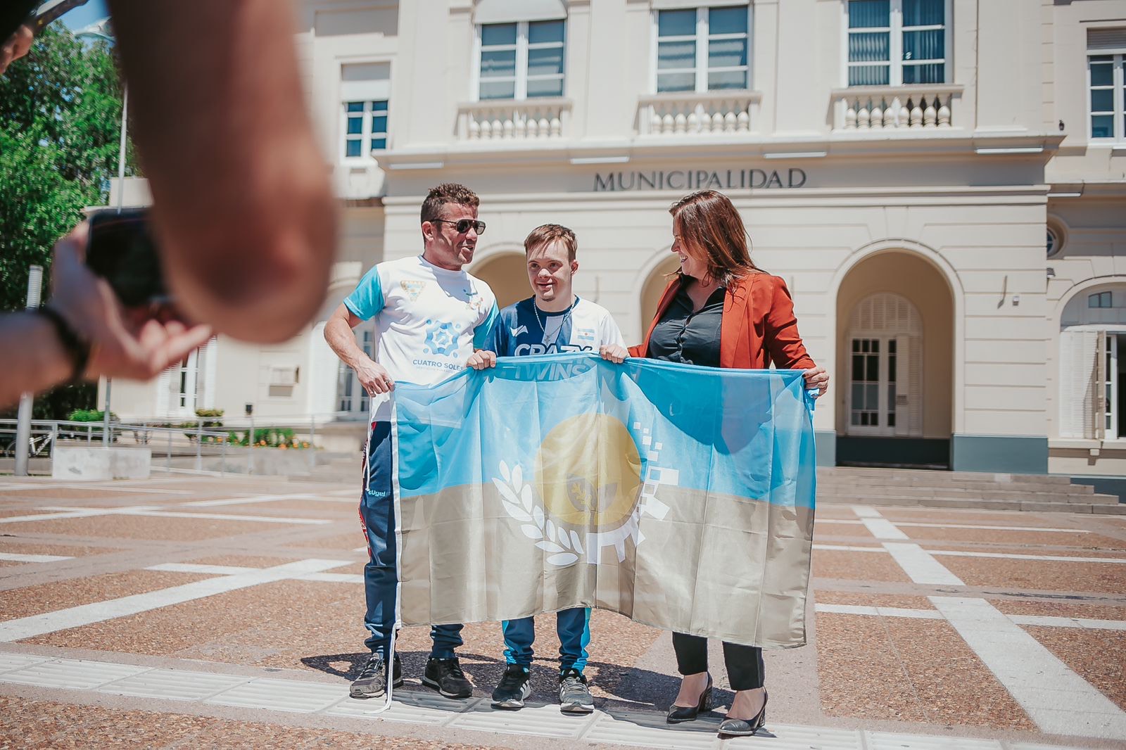 ALONSO RECIBIÓ A BAUTISTA BAL TRAS SU PARTICIPACIÓN EN EL MUNDIAL DE NATACIÓN