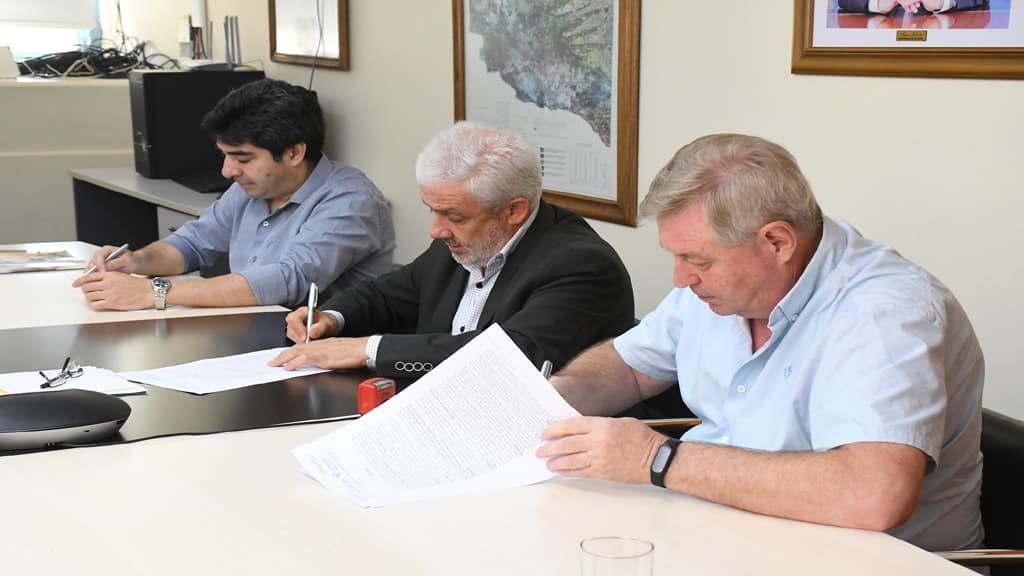 Firmaron para renovar y automatizar la red de agua potable