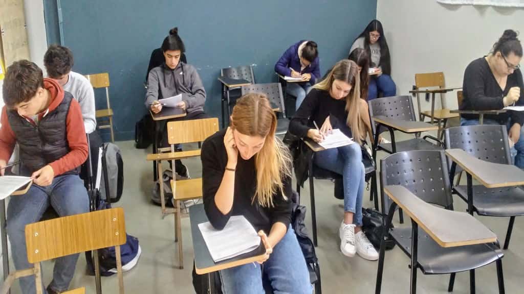 UBA XXI: YA ESTÁN LAS FECHAS Y HORARIOS DE LOS EXÁMENES FINALES DE LAS MATERIAS QUE SE CURSAN EN LA ESCUELA MUNICIPAL