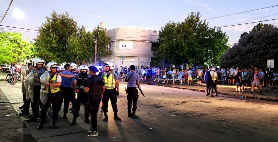 LA PAMPA: AGRESIÓN POLICIAL EN PLENO FESTEJO DEL MUNDIAL “VIDEO”