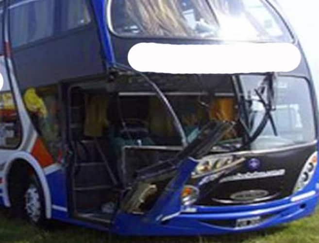 General Villegas: un autobús embistió a un vacuno cuando circulaba por la ruta