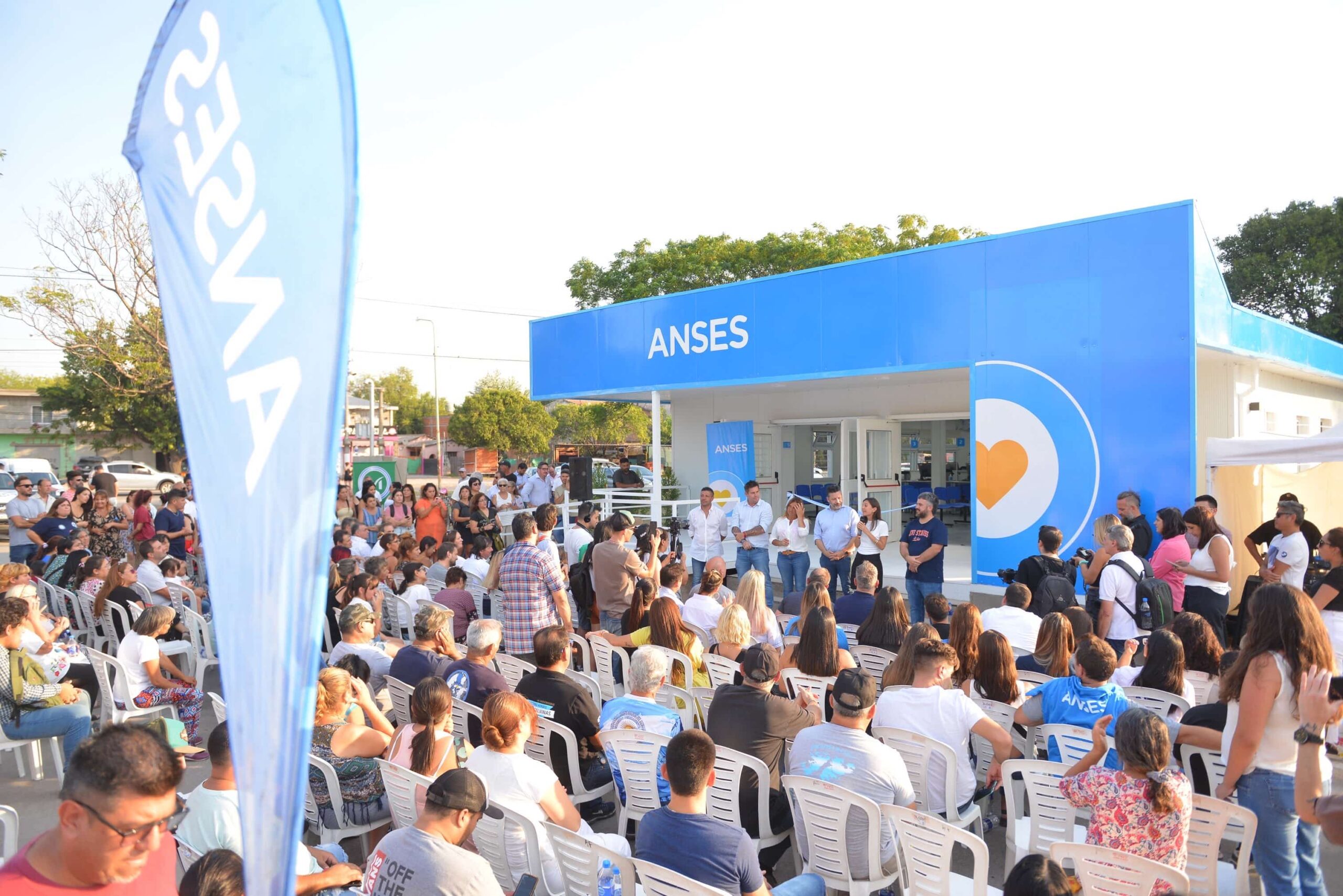 RAVERTA Y MENÉNDEZ INAUGURARON LA NUEVA OFICINA