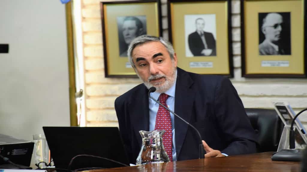 EL INTENDENTE FERNÁNDEZ (VIERNES) EL PERÍODO DE SESIONES ORDINARIAS DEL HONORABLE CONCEJO DELIBERANTE