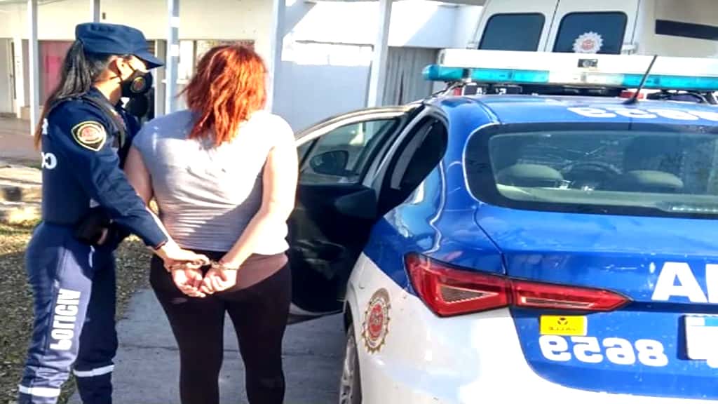Condenan a una mujer por golpear salvajemente a otra
