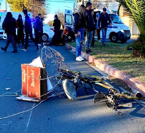 UN CICLISTA INCONCIENTE, TRAS SUFRIR UN CHOQUE DE GRAVEDAD EN GRAL. PICO