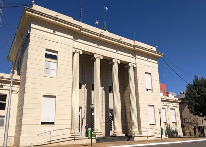 Trenque Lauquen pagó salarios y un bono de $140.000: ¿Qué pasara en Rivadavia?