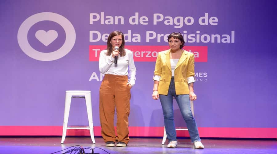 FERNANDA RAVERTA Y MAYRA MENDOZA ENTREGARON MÁS DE 650 RESOLUCIONES JUBILATORIAS
