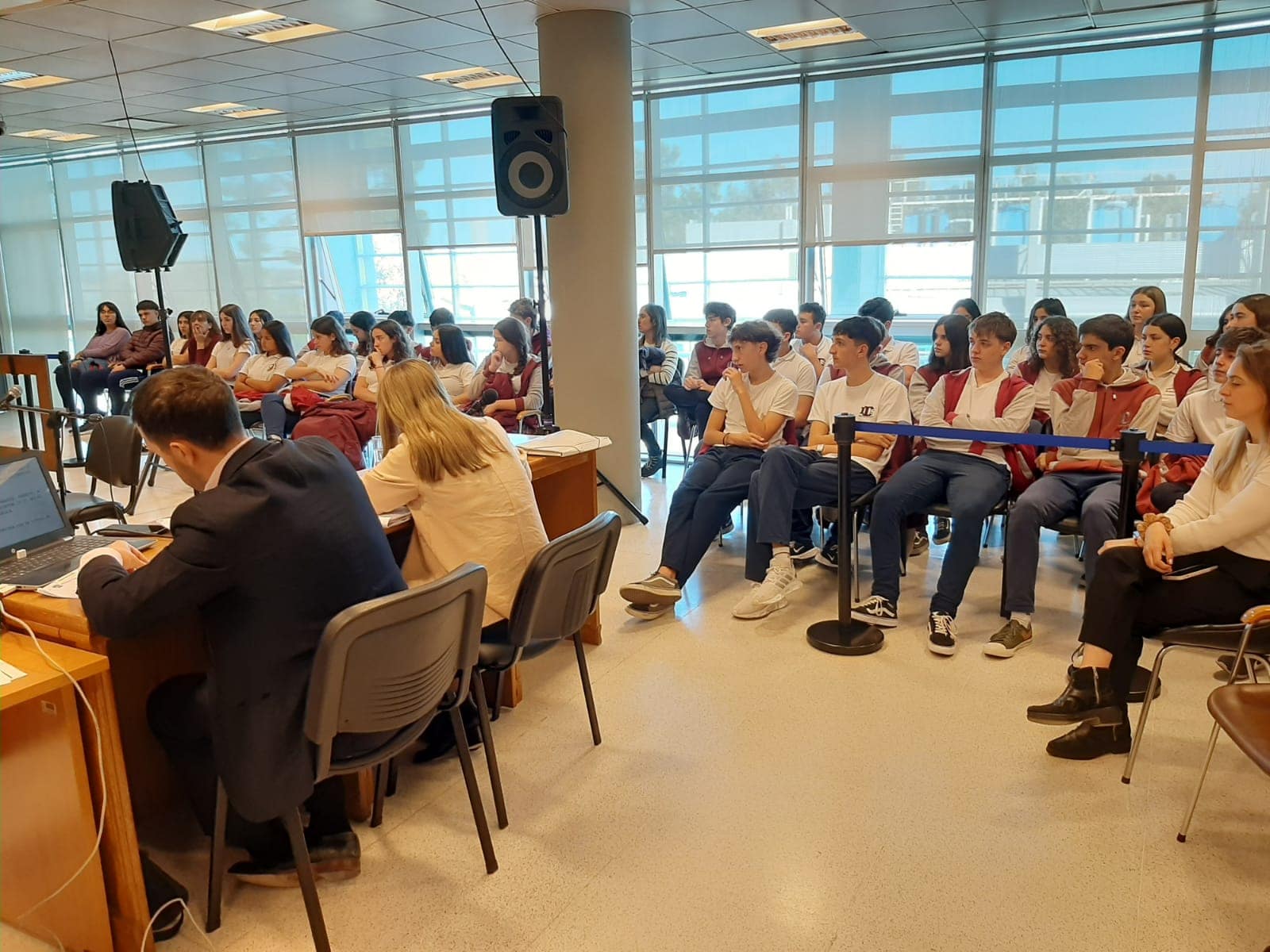 “EDUCACIÓN + JUSTICIA”: 80 ESTUDIANTES Y TRES JORNADAS A SALA LLENA