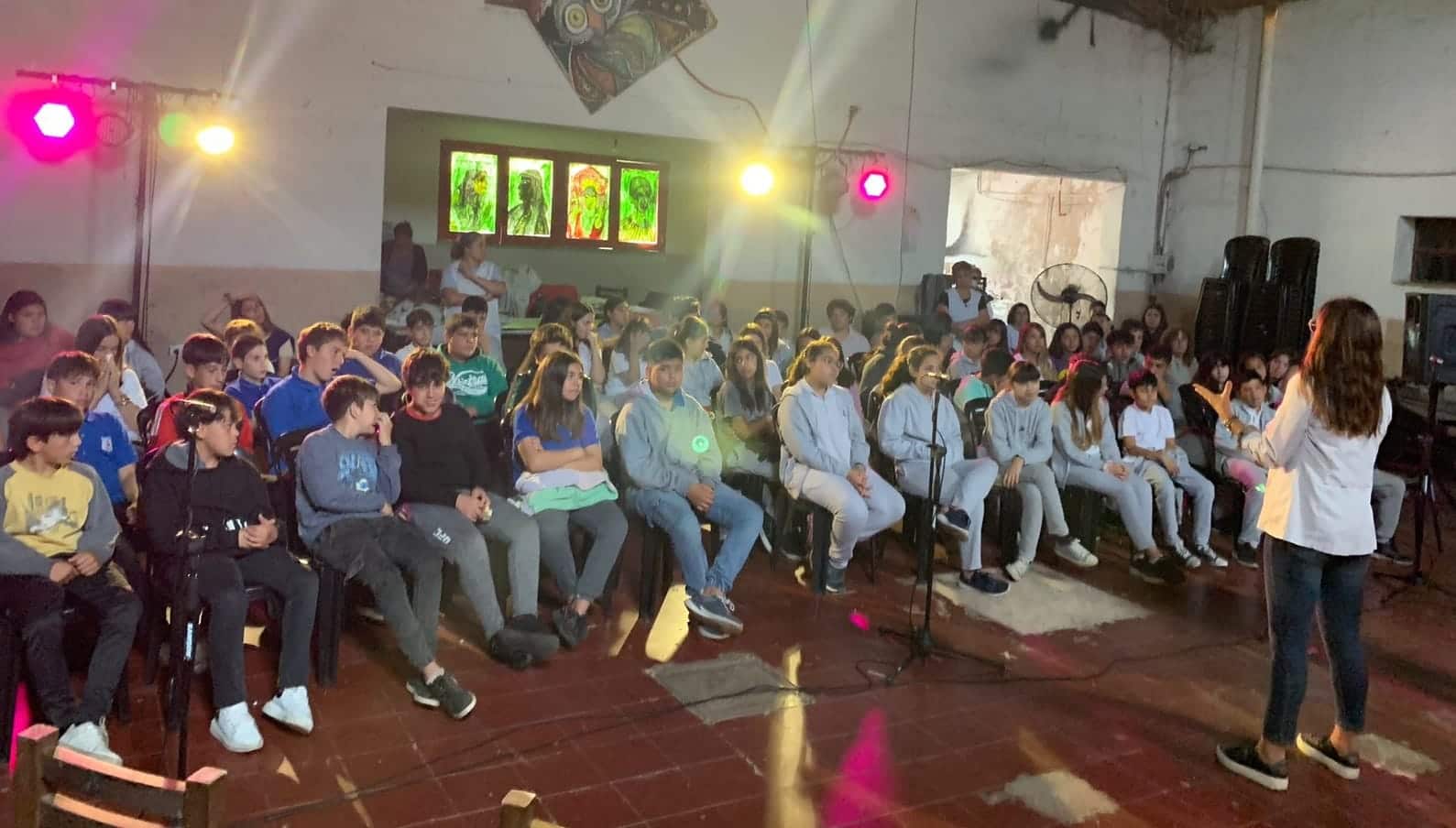 LA COMUNITARIA: ARTE Y DEBATE PARA PREVENIR EL BULLYING