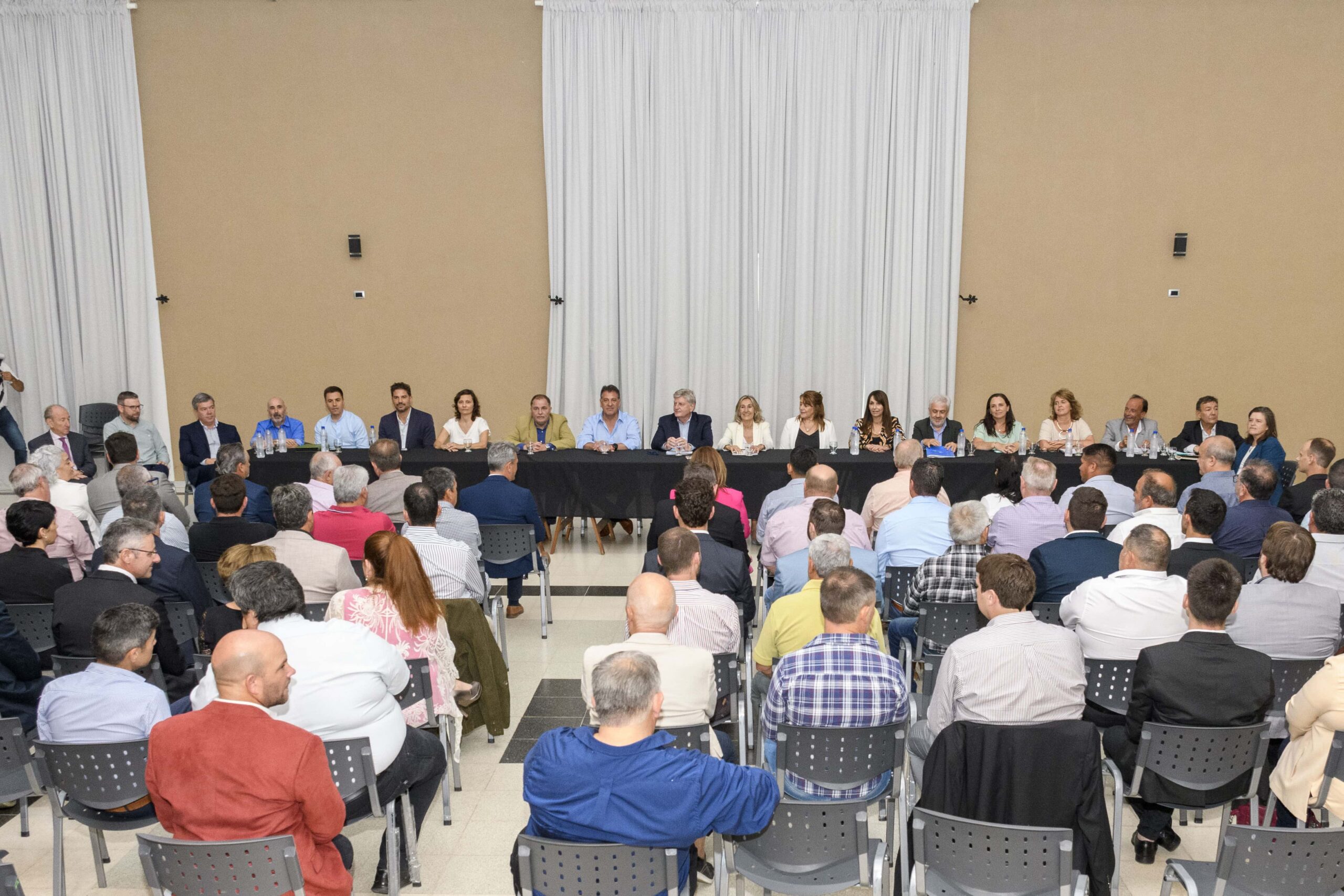 Sergio Ziliotto se reunió con los mandatarios de la provincia, para trabajar en conjuntos por el bienestar de los Pampeanos