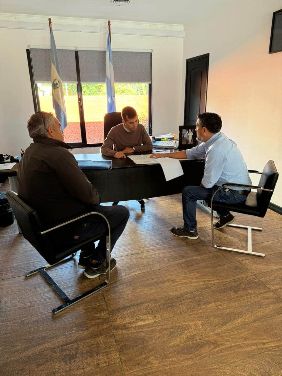 El intendente Juan Cruz Vega recibió a las autoridades APA en Ceballos
