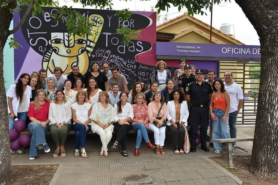 8M: EN LA OFICINA DE POLÍTICAS DE GÉNERO MUNICIPAL INAUGURÓ UN MURAL QUE VISIBILIZA LA LUCHA DE LAS MUJERES