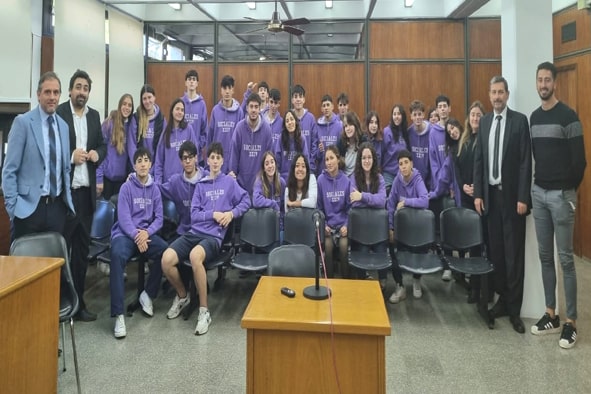 Educación + Justicia: Estudiantes del colegio Santa Inés presenciaron un debate oral en General Pico.