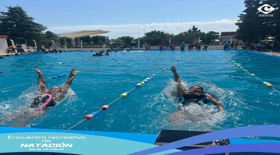 «Ceballos Brilla en Encuentro Recreativo de Natación en Alta Italia»