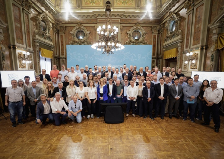 El Gobernador anunció el pago de la cuota del Fondo de Emergencia y Fortalecimiento de la Inversión Municipal