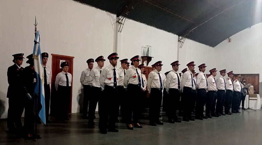Con el tradicional toque de sirena, Bomberos Voluntarios de América Conmemoraron su día