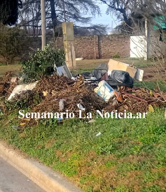 POST VÍAS: ENTRE LA BASURA Y LAS PROMESAS, DONDE LOS VECINOS YA EXPLOTARON